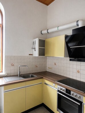 Private kitchen - Vrbo Property (Riede)