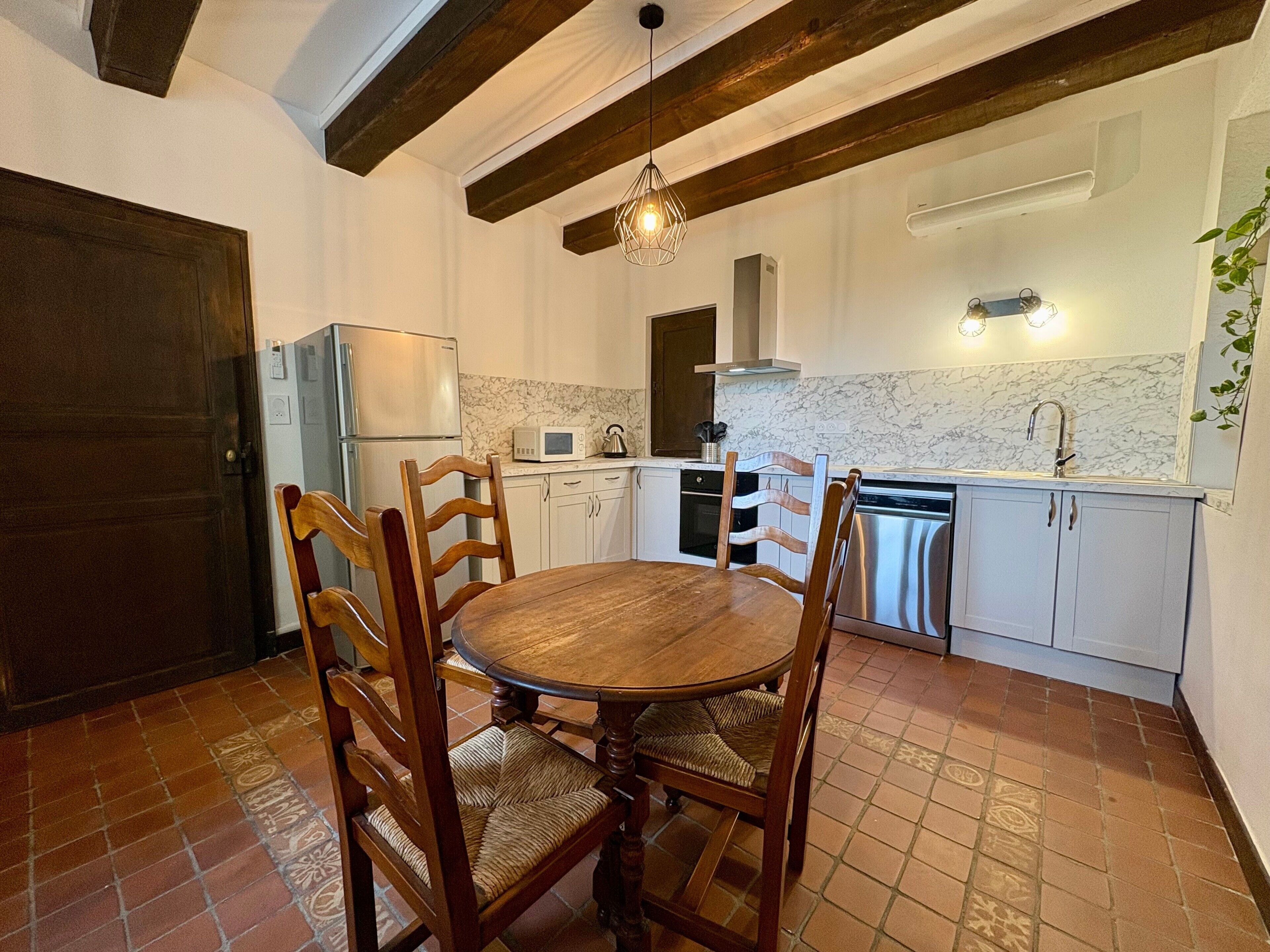 Refrigerador, microondas, horno, placa de cocina