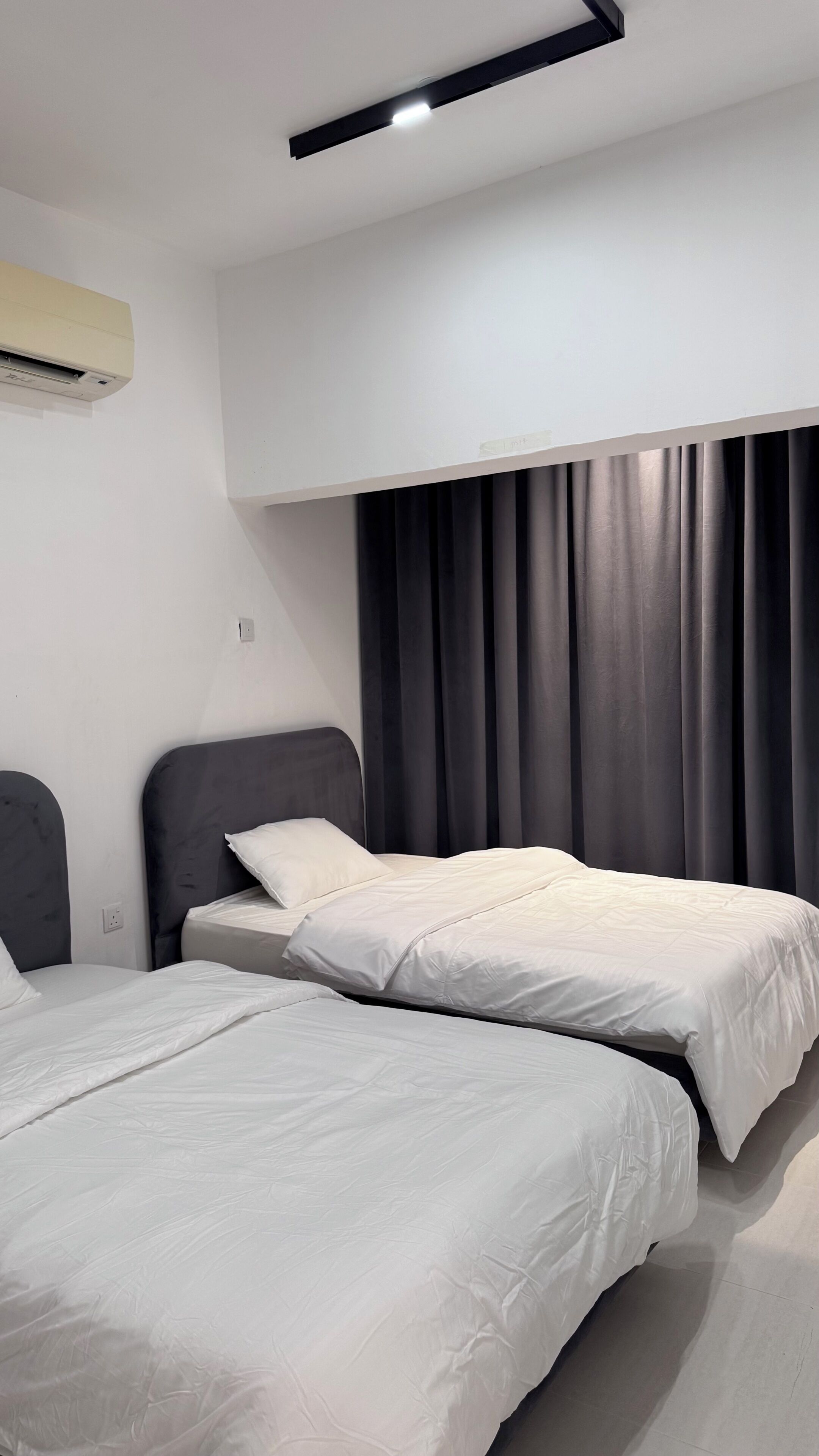 2 bedrooms, iron/ironing board, WiFi