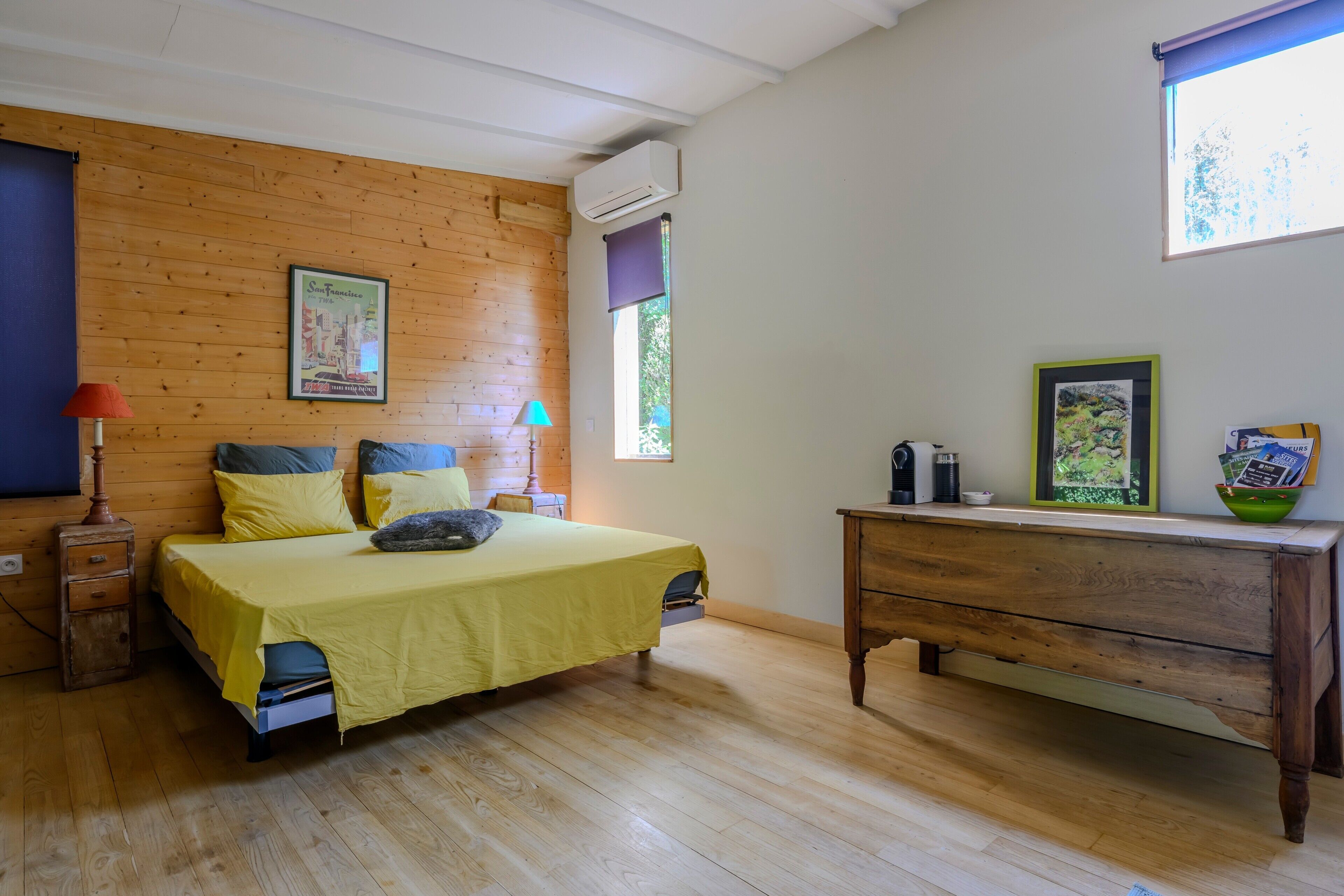 1 bedroom, bed sheets
