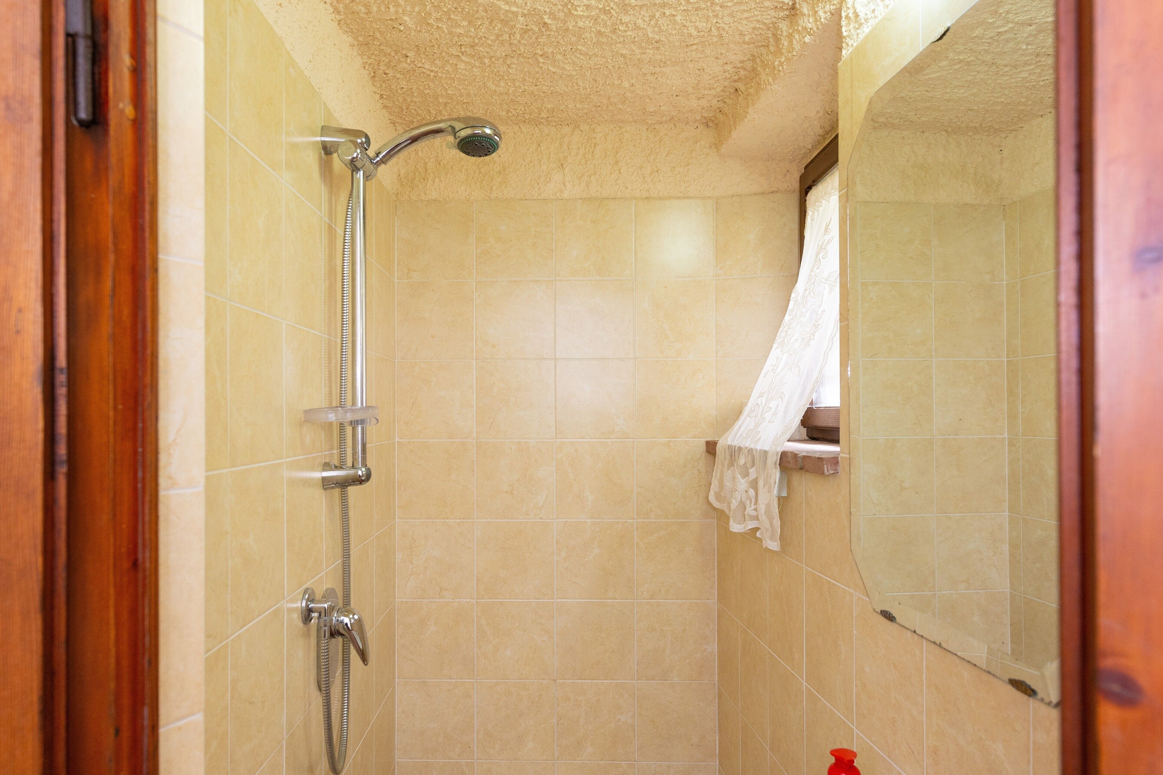 Shower, towels