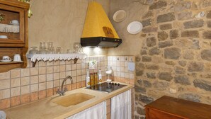 Cafetière/bouilloire, réfrigérateur, micro-ondes, lave-vaisselle