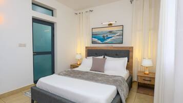Iron/ironing board, WiFi, bed sheets