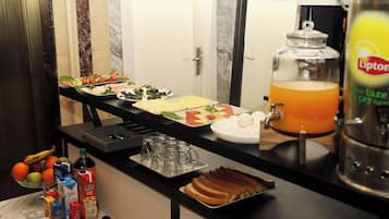 Daily buffet breakfast for a fee