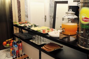 Daily buffet breakfast for a fee - Blue Plus Taksim (İstanbul)