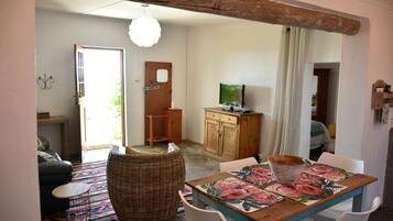 Comfort Double or Twin Room, Garden View | Dining