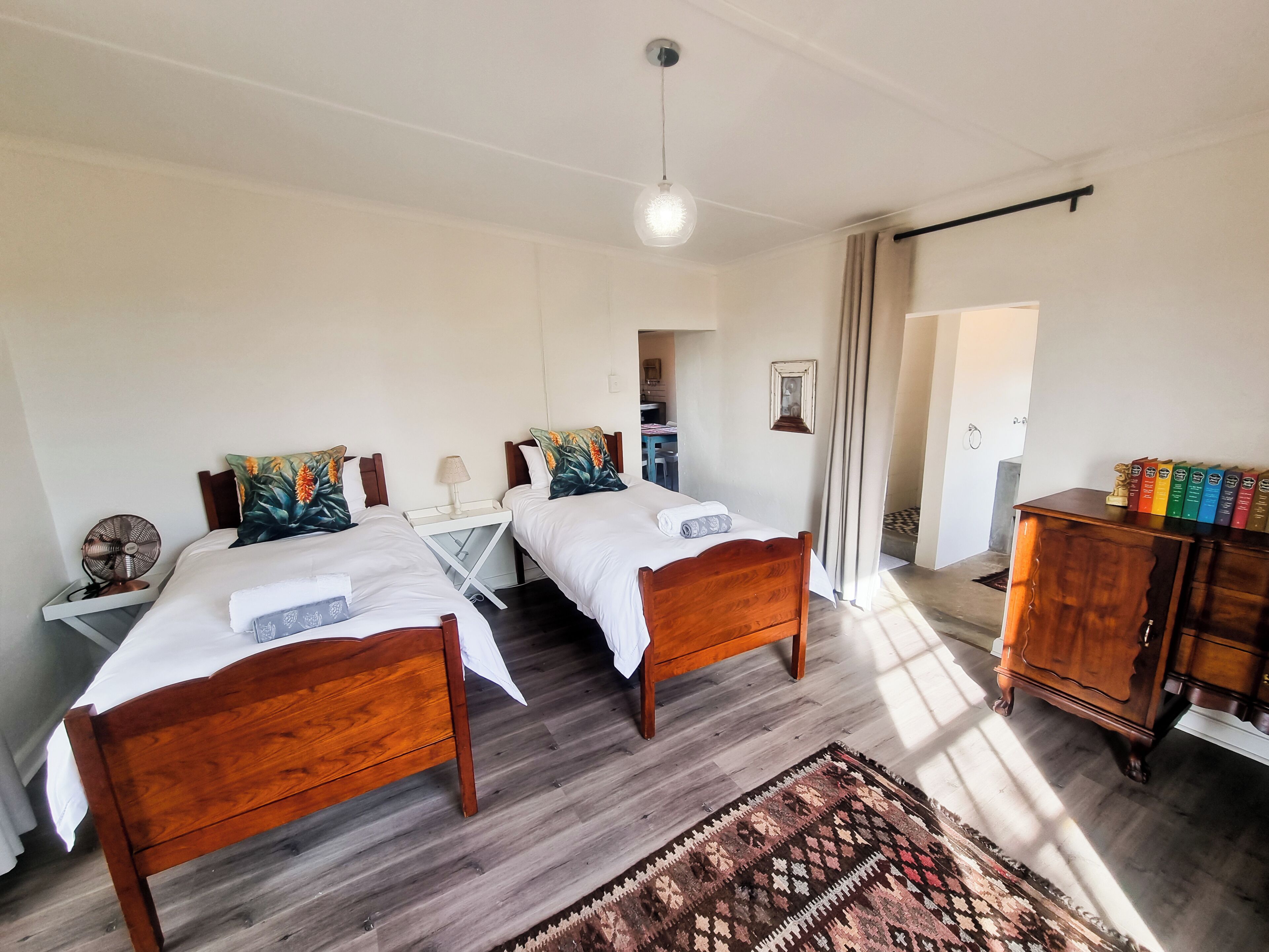 Comfort kamer, 1 twee- of 2 eenpersoonsbedden, uitzicht op tuin | Een laptopwerkplek, gratis wifi