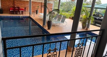 7-bedroom house in lovely Gacuriro for your stay