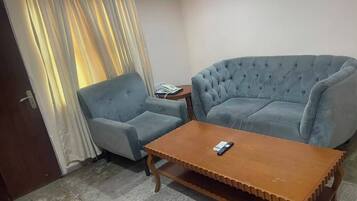 Executive Suite | Living area