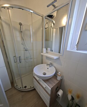 Bathroom - Vrbo Property (La Spezia)