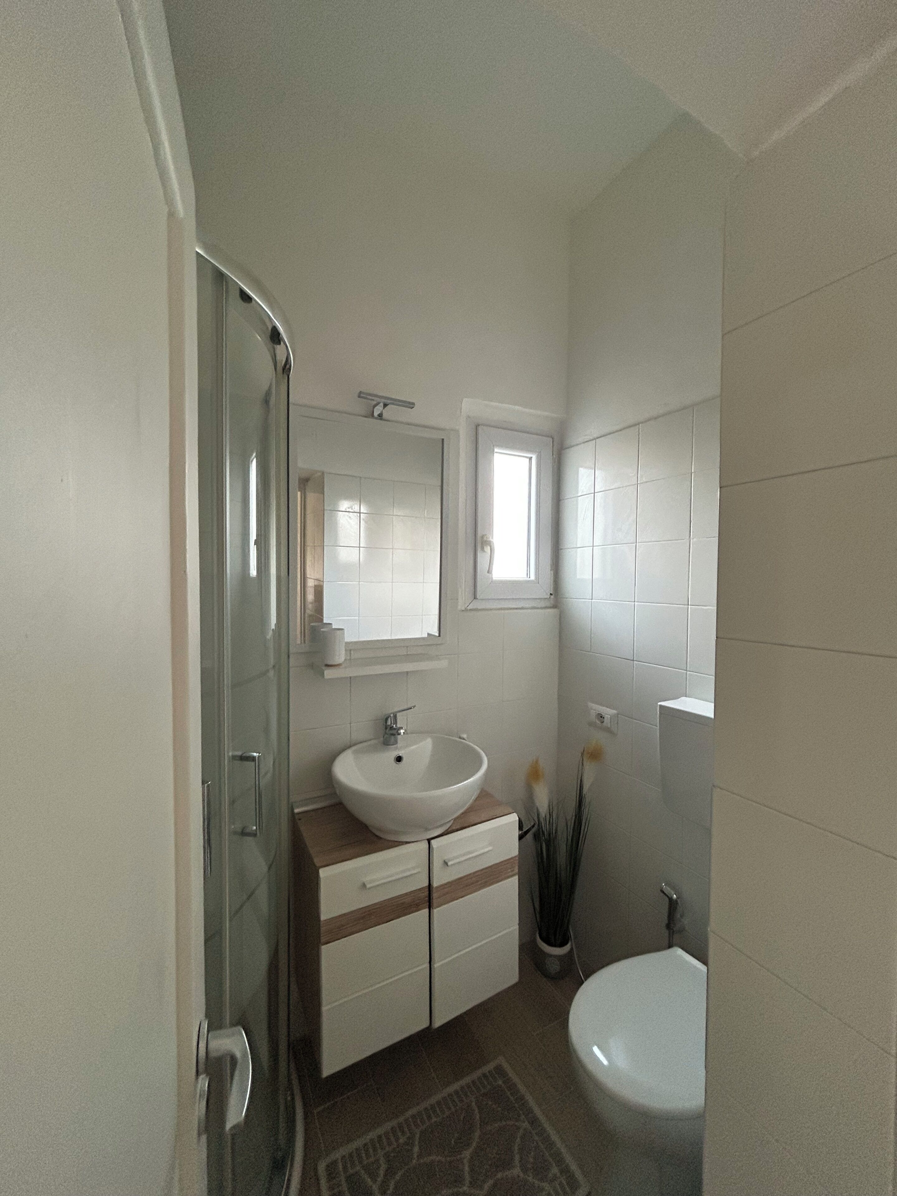 Doccia, asciugacapelli, bidet, asciugamani