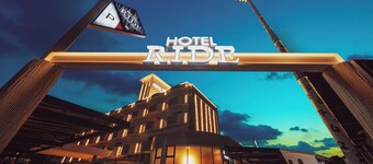 HOTEL RIDE - Adults Only 