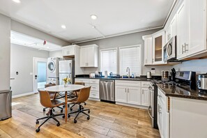 Private kitchen - Modern 5BR House with AC in Central Berkeley (Berkeley)