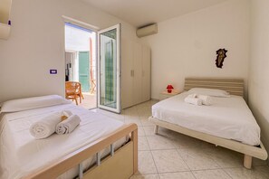 2 bedrooms, iron/ironing board, free WiFi, bed sheets - Stintino: Near the Sea – Veranda & Relax (Stintino)
