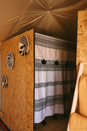 Chambre Triple Confort, patio | Intérieur