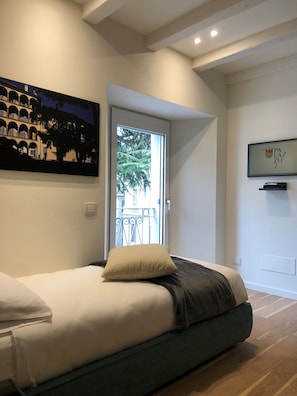Comfort Single Room, City View