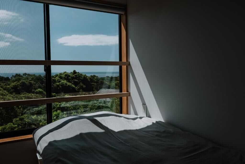 Single Room, Sea View