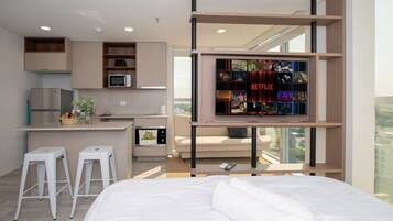 Studio, Balkon, Stadtblick