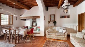 Living area - Podere Fichereto: Stone House, Olive Grove, and Parking for Family and Friends (Scandicci)