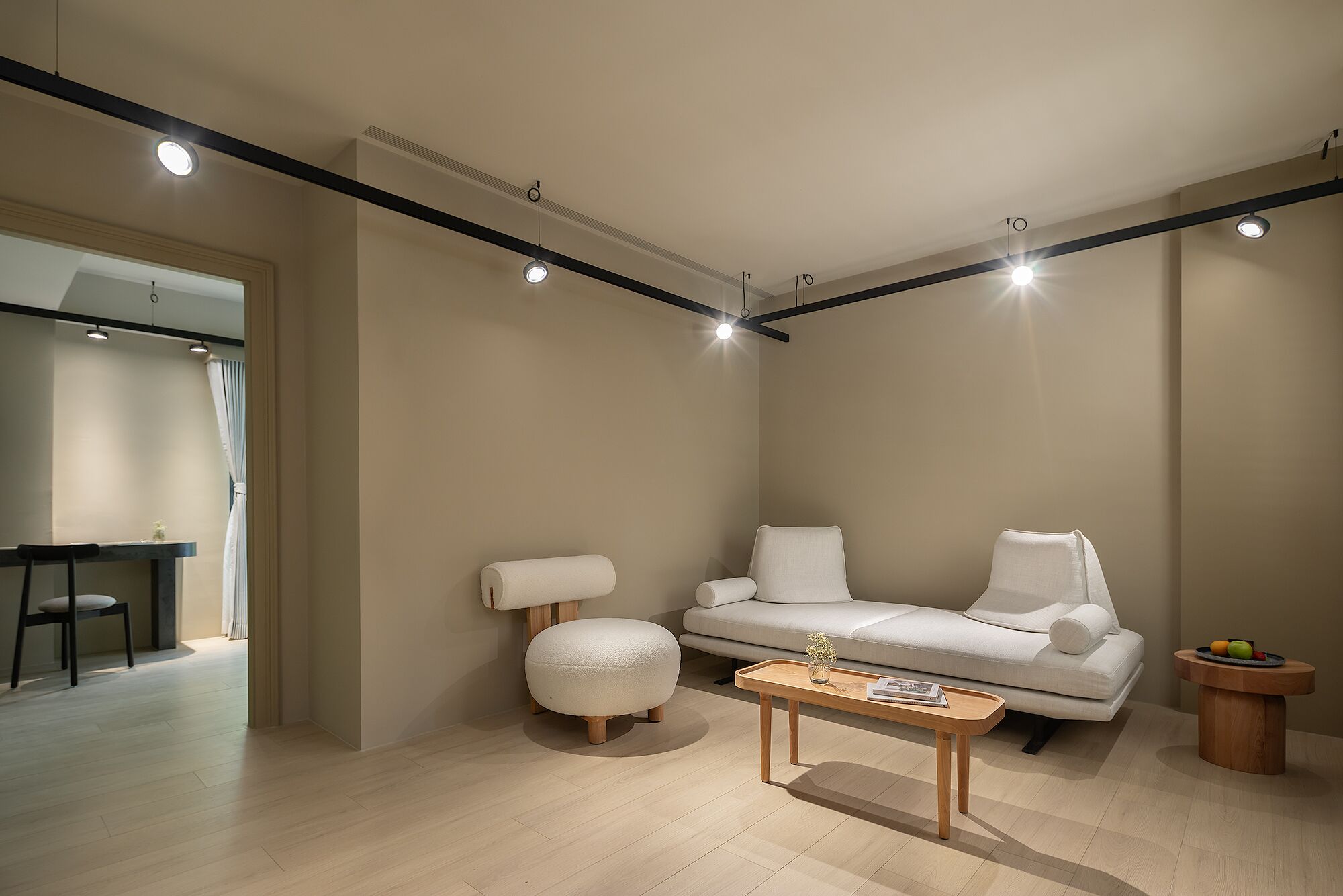 Hilltop Lakeview Two Bedroom Suite | Free minibar items, free WiFi, bed sheets