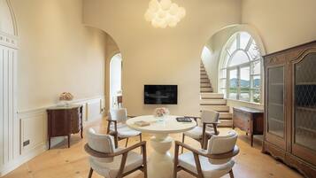 Traditional-Maisonette, Seeblick | Speisen