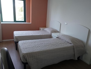 Desk, laptop workspace, WiFi (free) - VIVA CAMPUS (Ferrazzano)