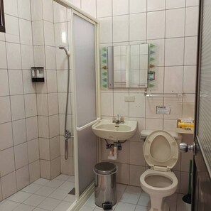 Regendusche, Haartrockner