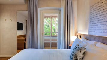 Classic Double or Twin Room, Hill View | Terrace/patio