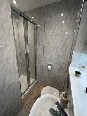 Einzelzimmer, Nichtraucher | Badezimmer