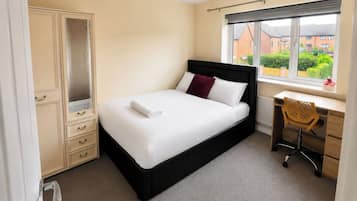 4 bedrooms, WiFi (free), individually decorated, individually furnished