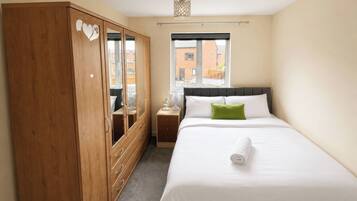 4 bedrooms, WiFi (free), individually decorated, individually furnished