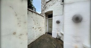 Exterior detail - Charmingly Curated 1BD Flat in the Heart of Fulham (London)