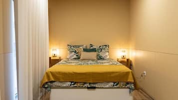 Deluxe Double Room, Air conditioning, Mountain View