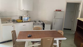 Apartment, Beach View, Beachfront | Private kitchen