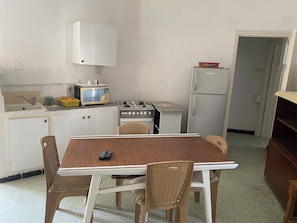 Huoneisto, rantanäköala, rannan lähellä | Yksityinen keittiö