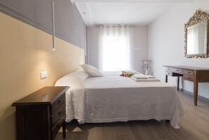 4 Schlafzimmer, Bügeleisen/Bügelbrett, WLAN, Bettwäsche