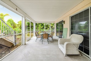 Suite, Terrasse, Gartenblick | Speisen im Freien