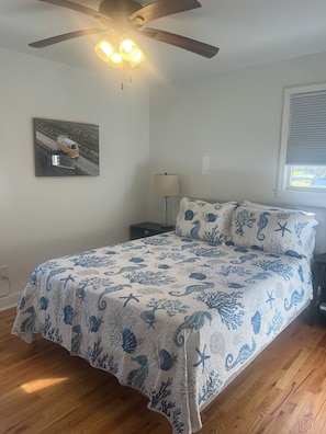 Room - Cozy 2-bedroom duplex on James Island-Minutes from Downtown! (Charleston)