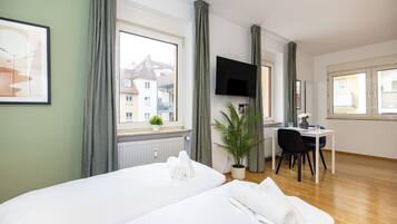 Classic Studio, 1 Double Bed, Private Bathroom | Free WiFi