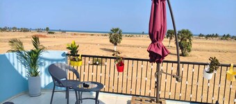 4-bedroom luxury Beach villa on gorgeous Bay of Bengal,Tamil Nadu.pet friendly.