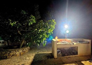 Property grounds - A cozy villa with all the amenities and an outdoor gazebo. (Puglia)