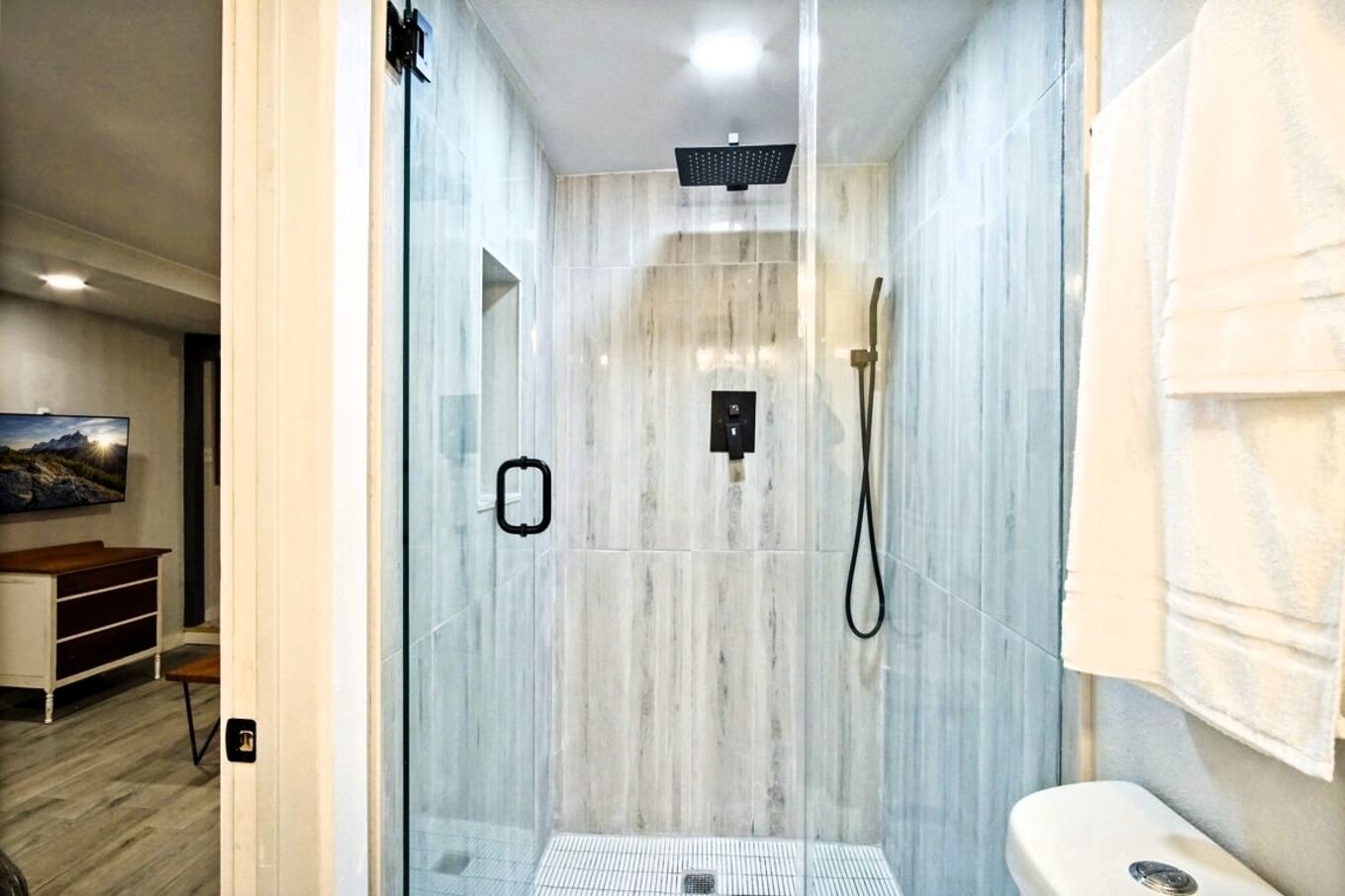 Hair dryer, towels