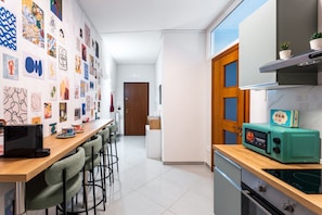 Kühlschrank, Mikrowelle