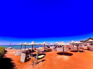 Beach - Peaceful 2-bedroom apartment with private beach access (Red Sea Governorate)