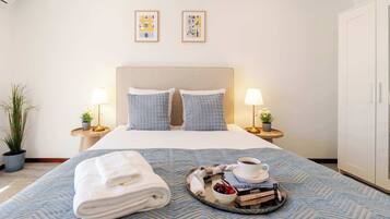 Iron/ironing board, travel cot, WiFi, bed sheets