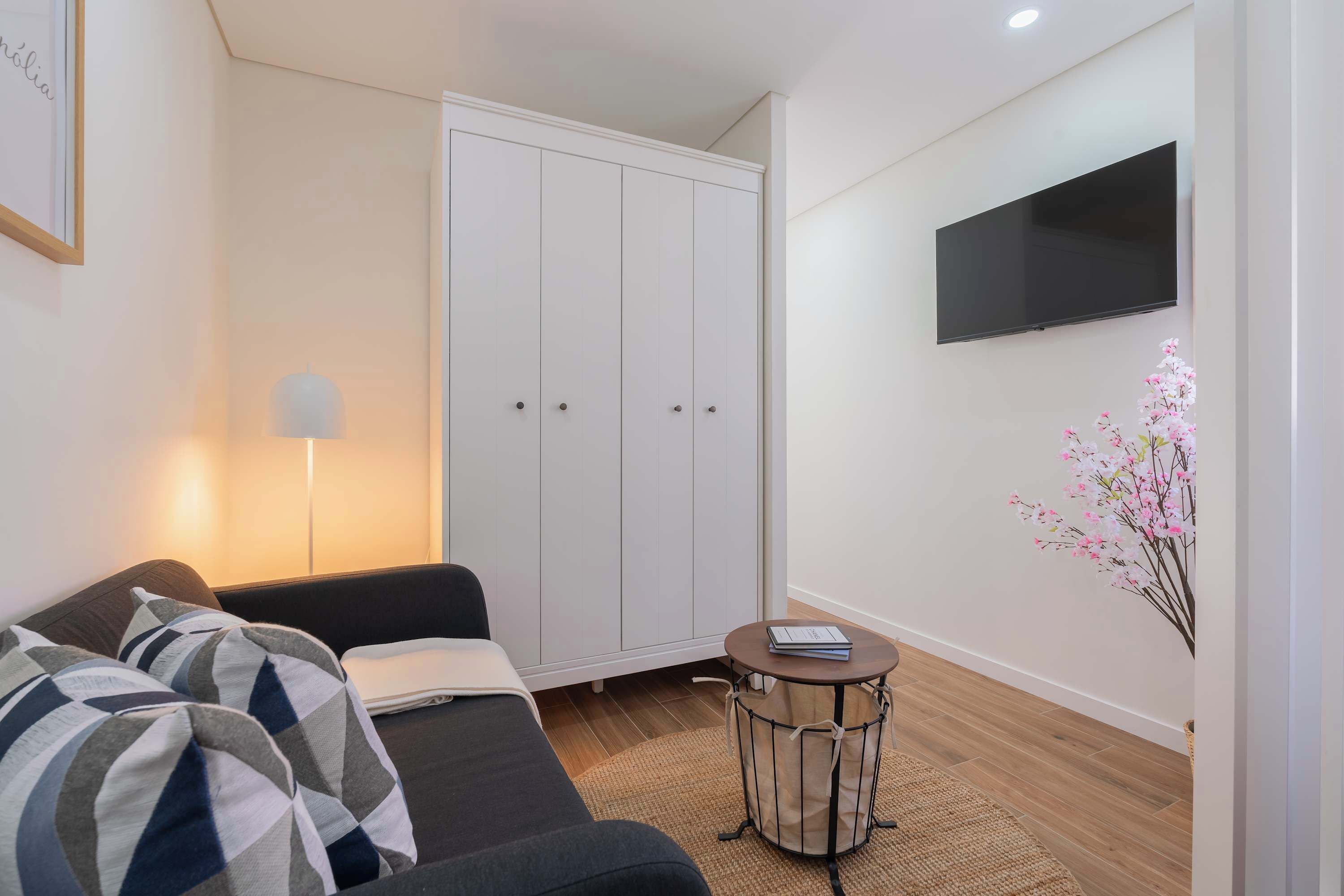 Cozy Studio With Pool Near Airport By Hostwise - Labruge