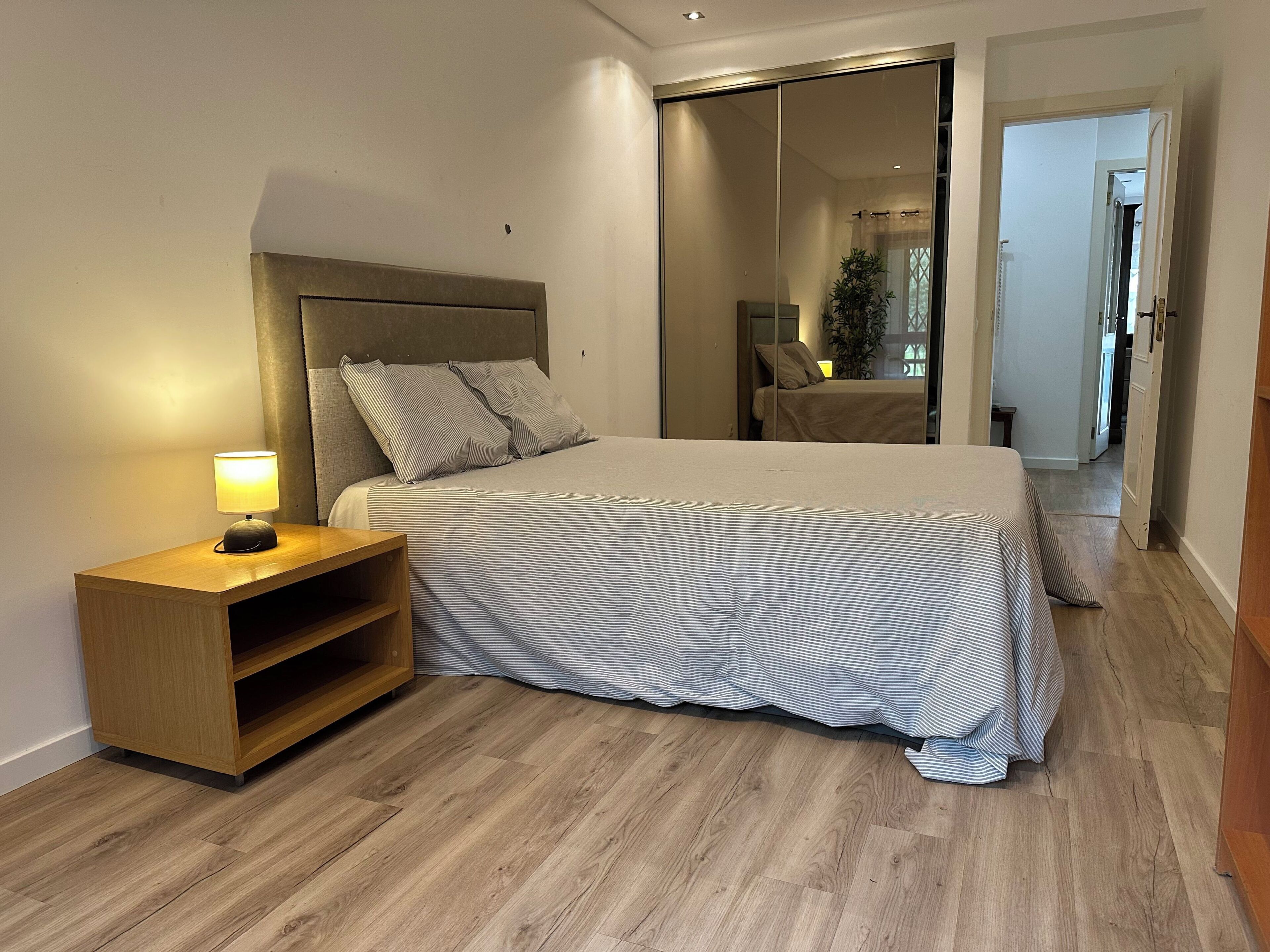2 bedrooms, iron/ironing board, Internet, bed sheets