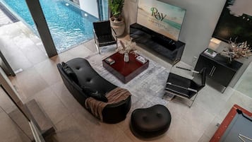 Villa, Balcony, City View | Interior