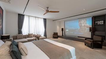 Villa, Balcony, City View | Iron/ironing board, free WiFi