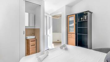 House | 1 bedroom, bed sheets